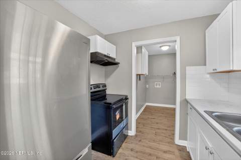 2381 W 1st Street, Jacksonville FL - photo 13 of 35