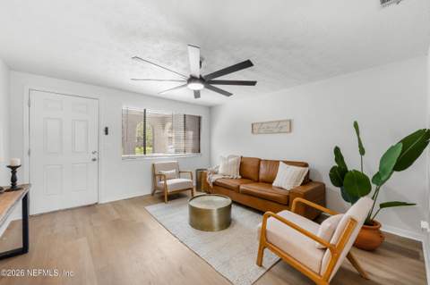 1512 Mesa Drive, Jacksonville FL - photo 6 of 37