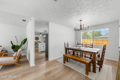 1512 Mesa Drive, Jacksonville FL - photo 7 of 37