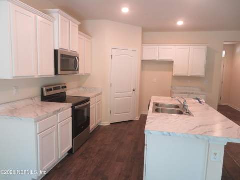 2482 Oak Stream Drive, Green Cove Springs FL - photo 9 of 44