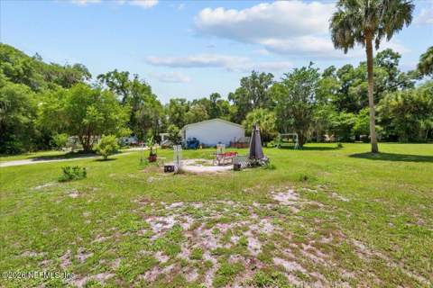 4065 Silver Lake Drive, Palatka FL - photo 7 of 42