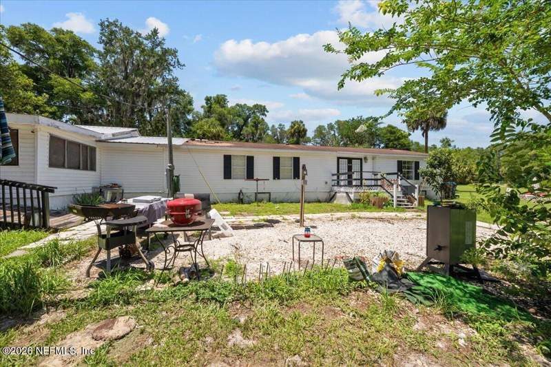 5 bedroom Manufactured Home at 4065 Silver Lake Drive, Palatka, Palatka — photo 5