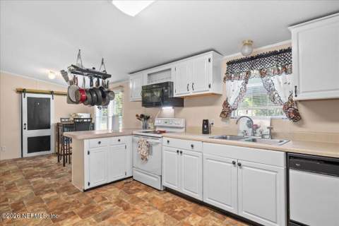 4065 Silver Lake Drive, Palatka FL - photo 15 of 42