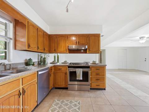 200 Mango Drive, Palatka FL - photo 17 of 46