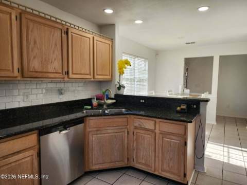 7747 Lynchburg Court, Jacksonville FL - photo 9 of 22
