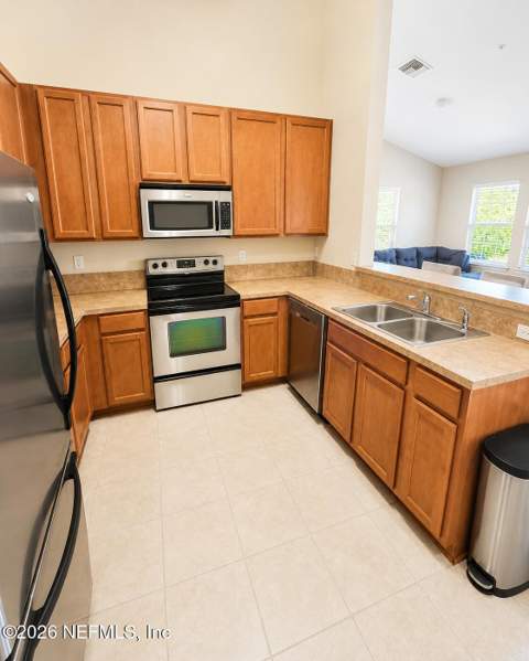 575 Oakleaf Plantation Parkway #816, Orange Park FL - photo 6 of 21