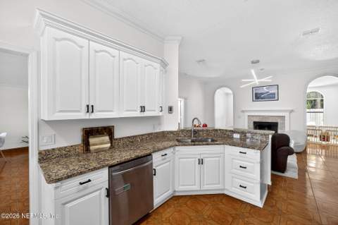9515 Broken Oak Boulevard, Jacksonville FL - photo 7 of 30