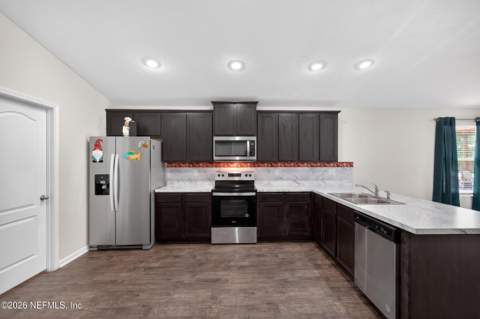 5990 Bucking Bronco Drive, Jacksonville FL - photo 8 of 42