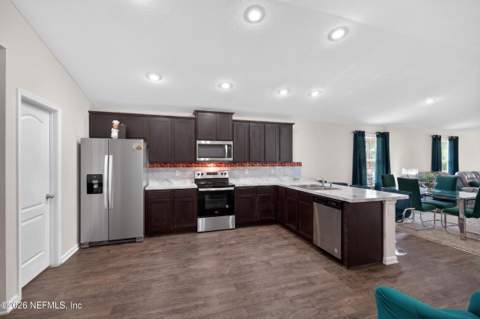 5990 Bucking Bronco Drive, Jacksonville FL - photo 6 of 42
