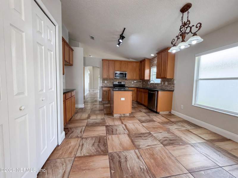 4 bedroom Single Family Residence at 617 Birchbark Trail, St Johns Six Mile Creek West, St. Augustine — photo 2
