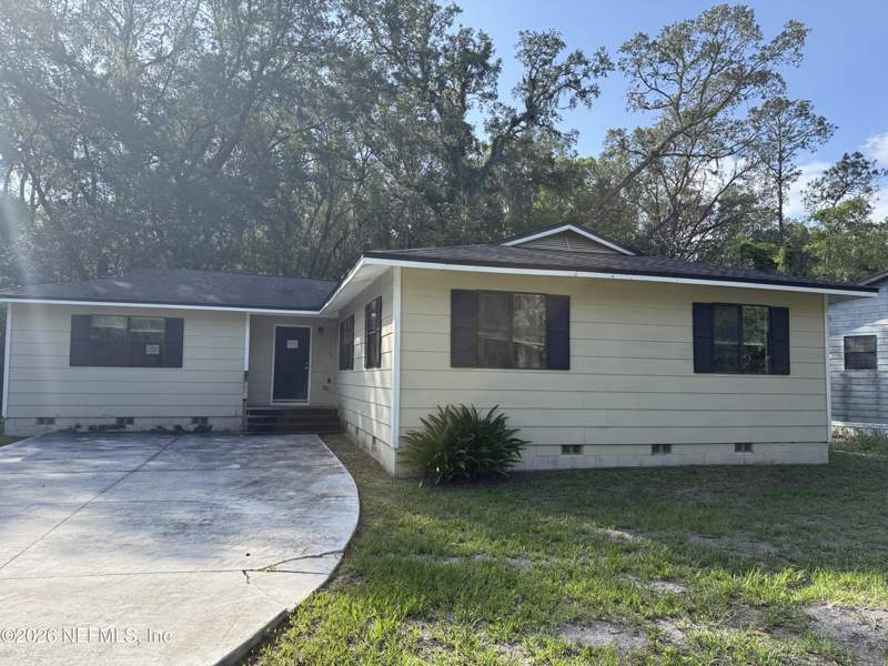 4 bedroom Single Family Residence at 22979 NE County Road 200B, Lawtey, Lawtey — photo 2