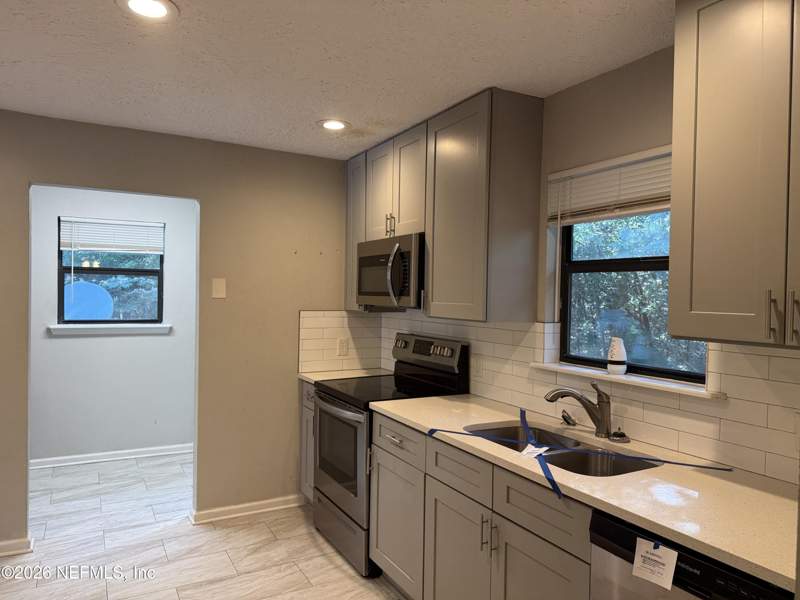4 bedroom Single Family Residence at 22979 NE County Road 200B, Lawtey, Lawtey — photo 3