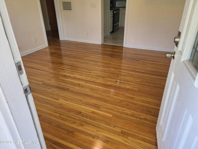 3 bedroom Single Family Residence at 4512 Ish Brant Road, Cedar Hill Estates, Jacksonville — photo 2