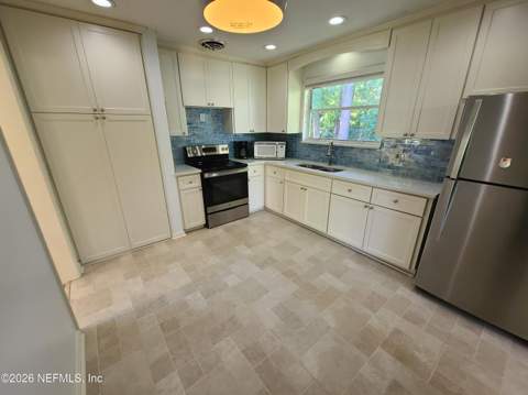 4512 Ish Brant Road, Jacksonville FL - photo 7 of 45