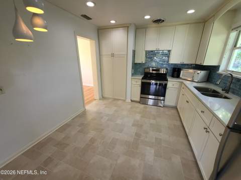 4512 Ish Brant Road, Jacksonville FL - photo 10 of 45