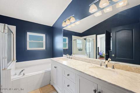 12851 Winthrop Cove Drive, Jacksonville FL - photo 23 of 50