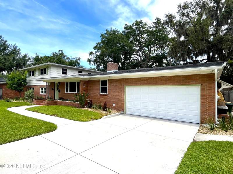 4 bedroom Single Family Residence at 3639 Darnall Place, Montclair, Jacksonville — photo 2