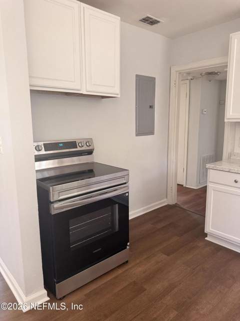 8126 Paul Jones Drive, Jacksonville FL - photo 10 of 27