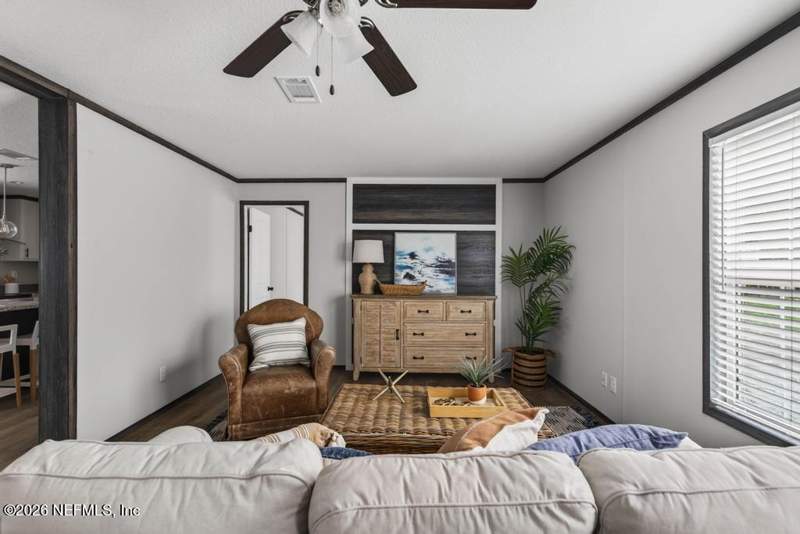 5 bedroom Mobile Home at 2817 Spring Drive, Middleburg, Middleburg — photo 5