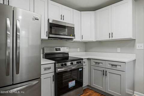 1074 Golfair Boulevard, Jacksonville FL - photo 9 of 33