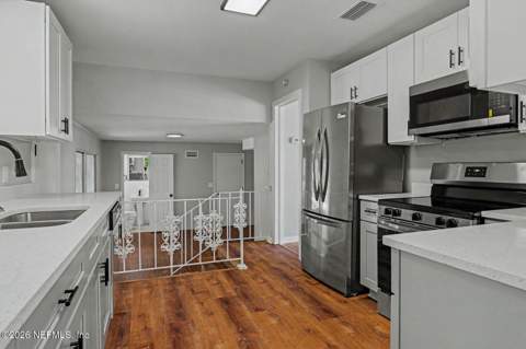 1074 Golfair Boulevard, Jacksonville FL - photo 10 of 33