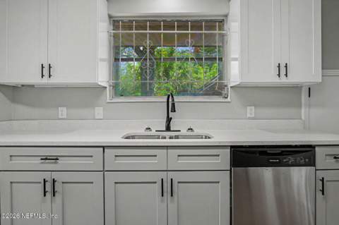 1074 Golfair Boulevard, Jacksonville FL - photo 8 of 33