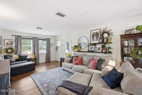 4531 Milstead Road, Jacksonville FL - photo 9 of 33