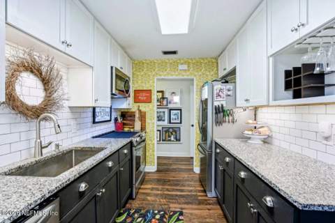 4531 Milstead Road, Jacksonville FL - photo 14 of 33