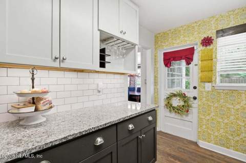 4531 Milstead Road, Jacksonville FL - photo 15 of 33