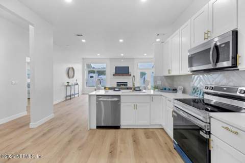 14122 Summer Breeze Drive, Jacksonville FL - photo 15 of 36