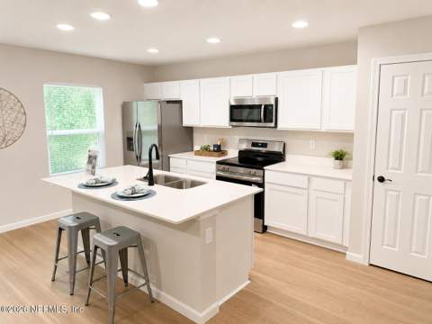 6278 Restlawn Drive, Jacksonville FL - photo 7 of 33