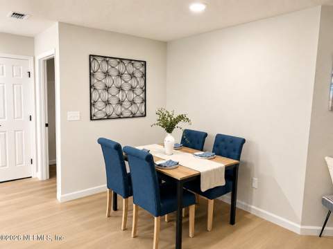 6278 Restlawn Drive, Jacksonville FL - photo 10 of 33