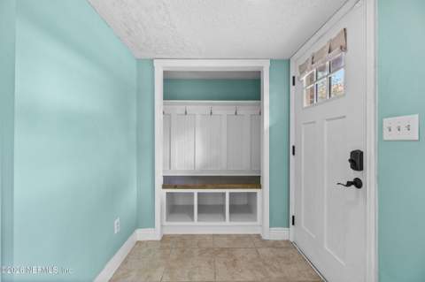 8203 Sutton Place, Jacksonville FL - photo 7 of 46