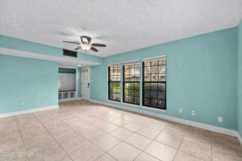 8203 Sutton Place, Jacksonville FL - photo 10 of 46