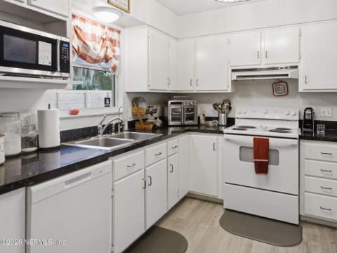 334 7th Way, Interlachen FL - photo 14 of 38