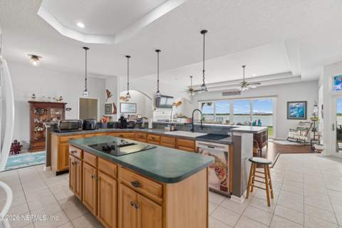 9006 Heckscher Drive, Jacksonville FL - photo 11 of 35