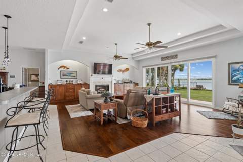 9006 Heckscher Drive, Jacksonville FL - photo 9 of 35
