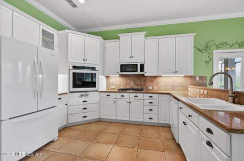 776 Eagle Point Drive, St. Augustine FL - photo 11 of 37