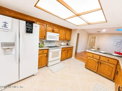 15489 Cape Drive, Jacksonville FL - photo 13 of 59