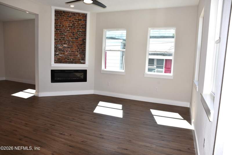 4 bedroom Single Family Residence at 1069 Spearing Street, Campbell Addn, Jacksonville — photo 5