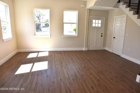 1069 Spearing Street, Jacksonville FL - photo 7 of 21