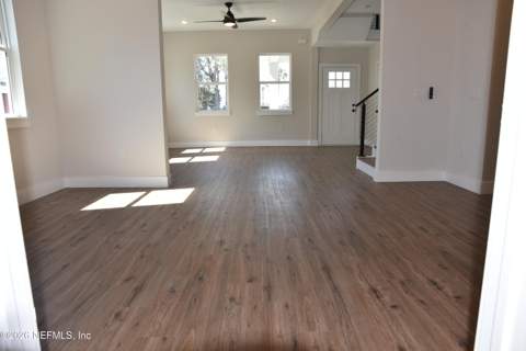1069 Spearing Street, Jacksonville FL - photo 8 of 21