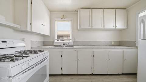 933 N Fletcher Avenue, Fernandina Beach FL - photo 11 of 41