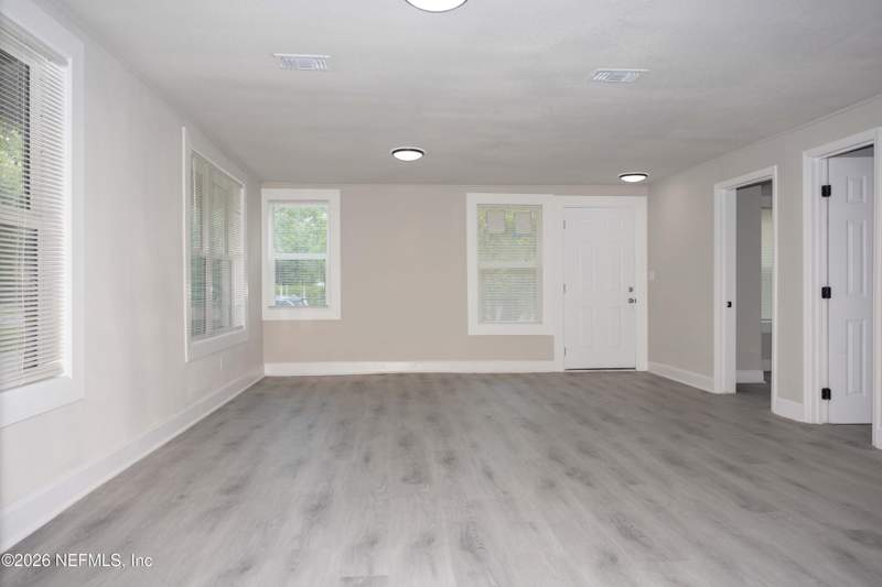 2 bedroom Single Family Residence at 1350 W 19th Street, Grand Boulevard, Jacksonville — photo 4
