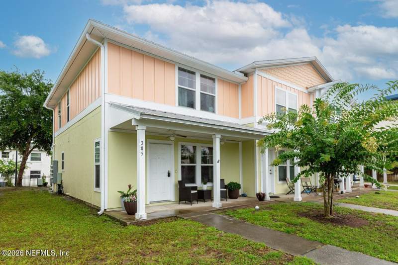 3 bedroom Townhouse at 205 Oceangate Drive, Oceangate, Atlantic Beach — photo 2