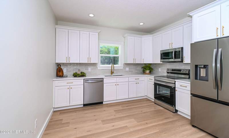 2 bedroom Single Family Residence at 9765 S Glen Avenue, Glen St. Mary, Glen St. Mary — photo 5