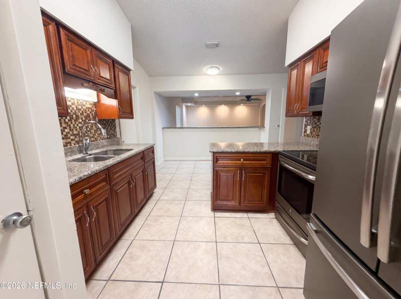4 bedroom Single Family Residence at 841 Chalmet Lane, Turtle Creek Village, Jacksonville — photo 2