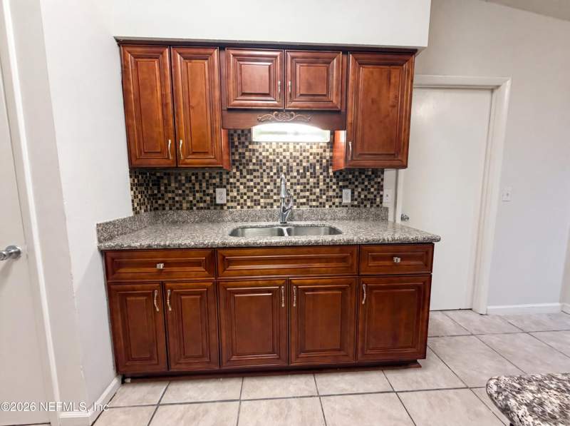 4 bedroom Single Family Residence at 841 Chalmet Lane, Turtle Creek Village, Jacksonville — photo 4