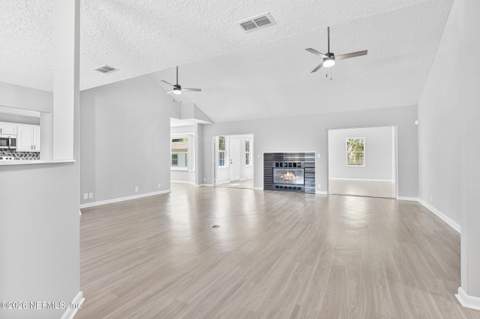 7047 Rivercrest Drive, Jacksonville FL - photo 12 of 37