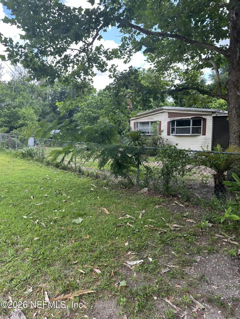 3 bedroom Mobile Home at 608 Kitty Avenue, Interlachen Lakes Estates, Interlachen — photo 2